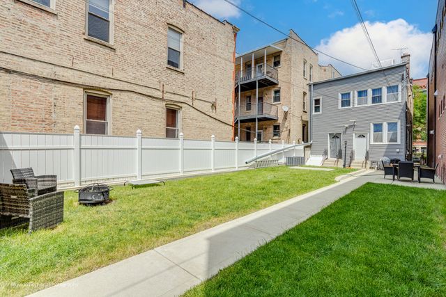 522 N Armour Street 1, Chicago, IL 60642
