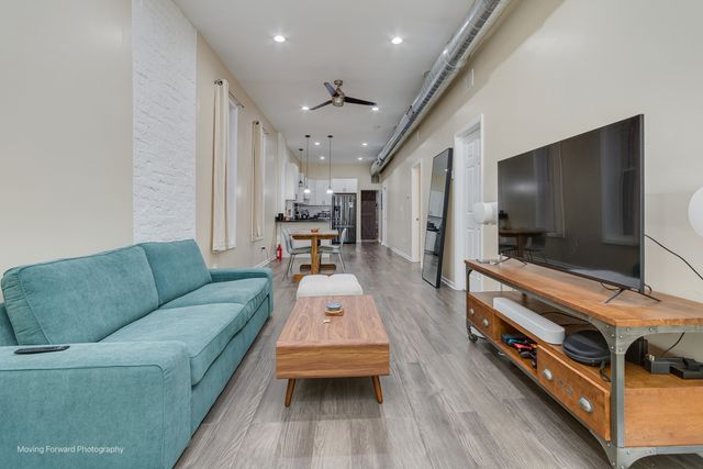 522 N Armour Street 1, Chicago, IL 60642