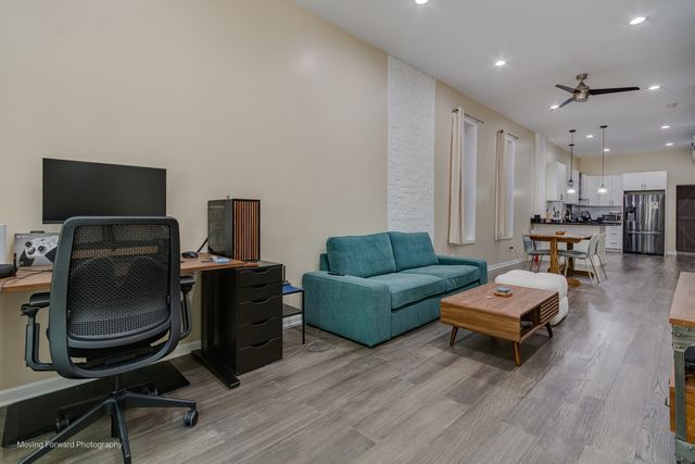 522 N Armour Street 1, Chicago, IL 60642