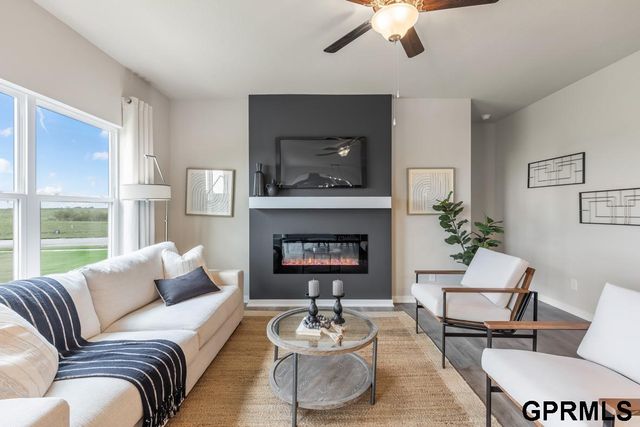12617 S 206th Street, Gretna, NE 68028