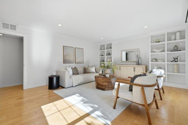 445 Oak Grove Avenue 9, Menlo Park, CA 94025