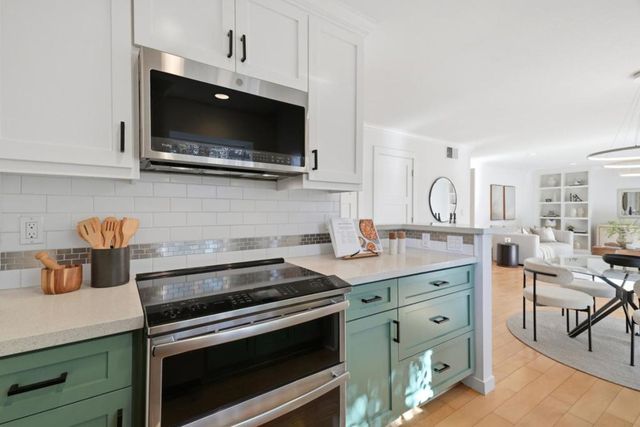 445 Oak Grove Avenue 9, Menlo Park, CA 94025