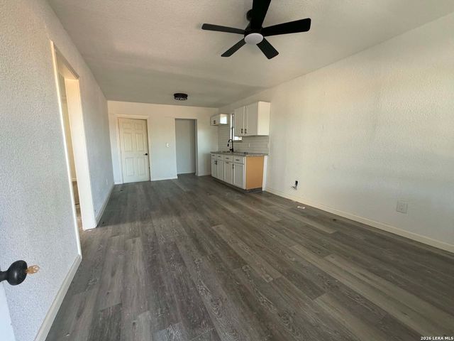 3022 EL PASO ST, San Antonio, TX 78207