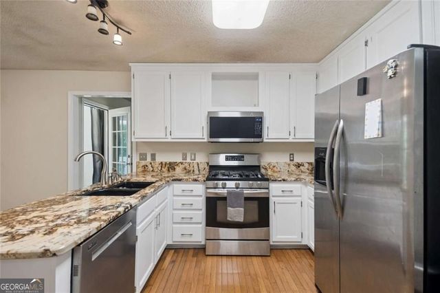408 Strathmore Drive, Sharpsburg, GA 30277
