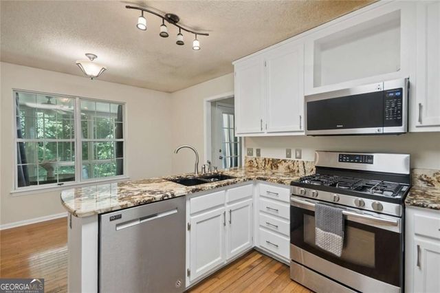 408 Strathmore Drive, Sharpsburg, GA 30277