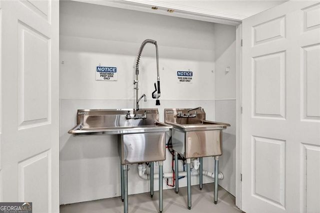 408 Strathmore Drive, Sharpsburg, GA 30277