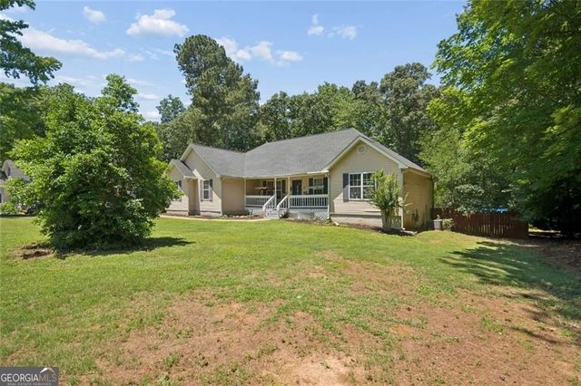 408 Strathmore Drive, Sharpsburg, GA 30277