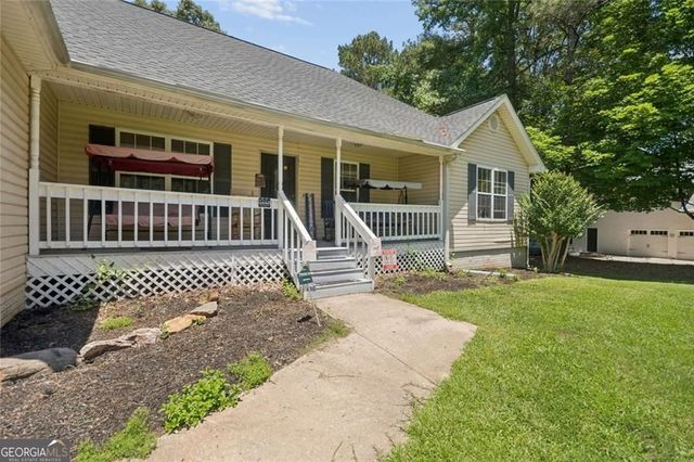 408 Strathmore Drive, Sharpsburg, GA 30277