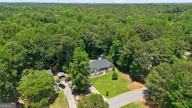 408 Strathmore Drive, Sharpsburg, GA 30277