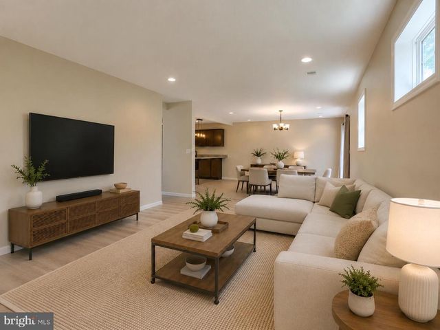 1999 DIGHTON ST, Camp Hill, PA 17011
