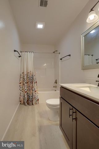 1999 DIGHTON ST, Camp Hill, PA 17011