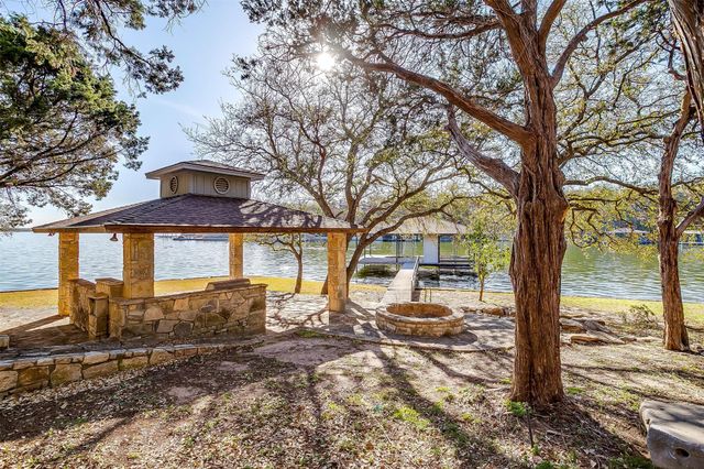 5010 Comanche Vista Court, De Cordova, TX 76049