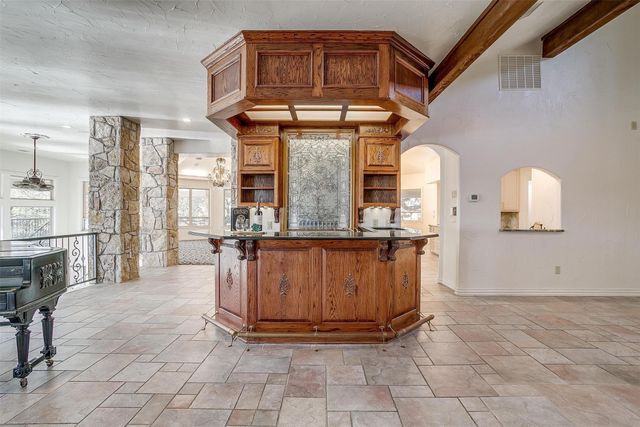 5010 Comanche Vista Court, De Cordova, TX 76049