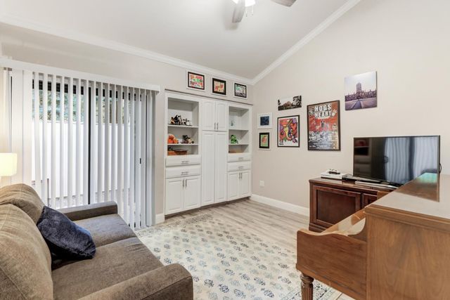 101 Morning Dove Ln, Folsom, CA 95630