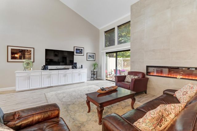 101 Morning Dove Ln, Folsom, CA 95630