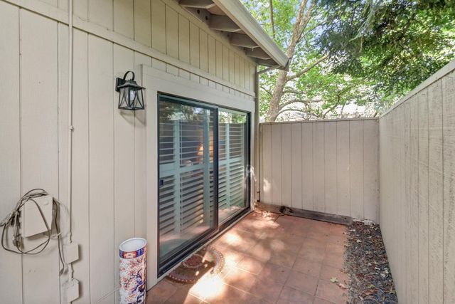 101 Morning Dove Ln, Folsom, CA 95630