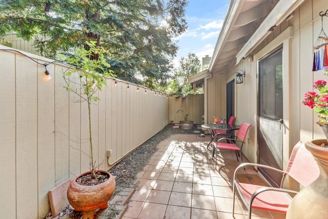 101 Morning Dove Ln, Folsom, CA 95630