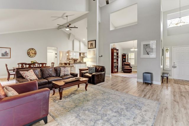 101 Morning Dove Ln, Folsom, CA 95630