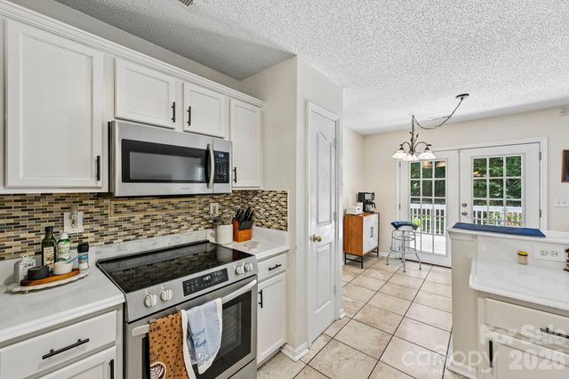 9338 Golden Pond Drive, Charlotte, NC 28269
