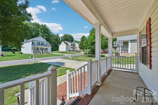 9338 Golden Pond Drive, Charlotte, NC 28269