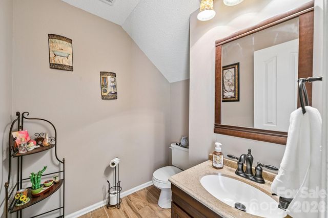 9338 Golden Pond Drive, Charlotte, NC 28269