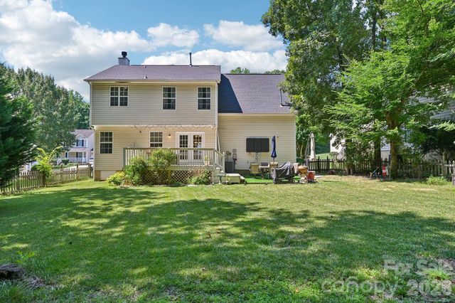 9338 Golden Pond Drive, Charlotte, NC 28269