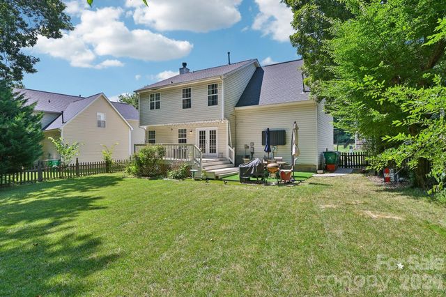 9338 Golden Pond Drive, Charlotte, NC 28269