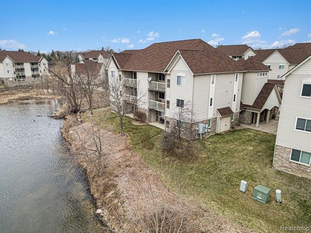 858 Amanda Lane, Pontiac, MI 48340