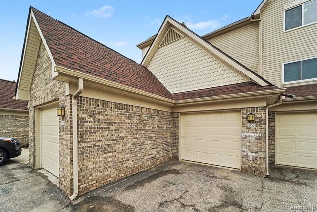 858 Amanda Lane, Pontiac, MI 48340