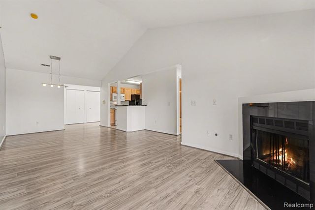 858 Amanda Lane, Pontiac, MI 48340