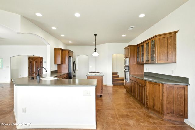 500 Lookout Blvd, Hope, ID 83836