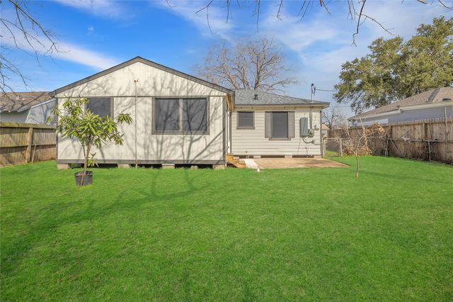 510 Willow Street, Pasadena, TX 77506