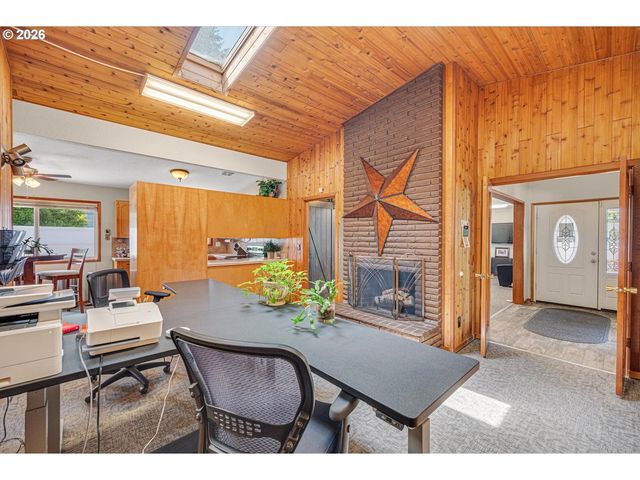 1525 WILLAMETTE FALLS Dr, West Linn, OR 97068