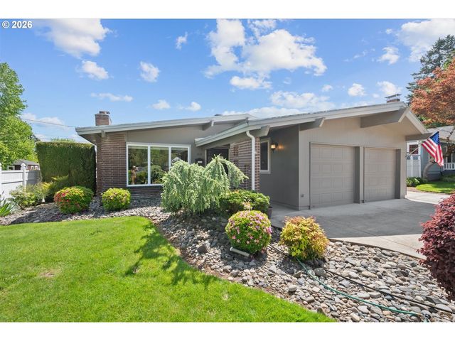 1525 WILLAMETTE FALLS Dr, West Linn, OR 97068