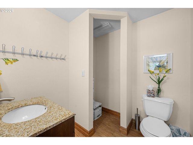 1525 WILLAMETTE FALLS Dr, West Linn, OR 97068