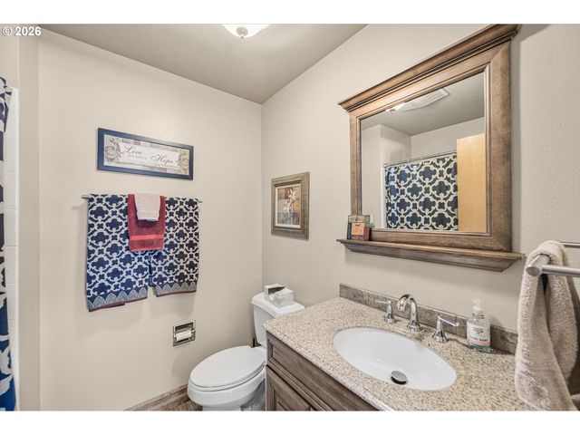 1525 WILLAMETTE FALLS Dr, West Linn, OR 97068