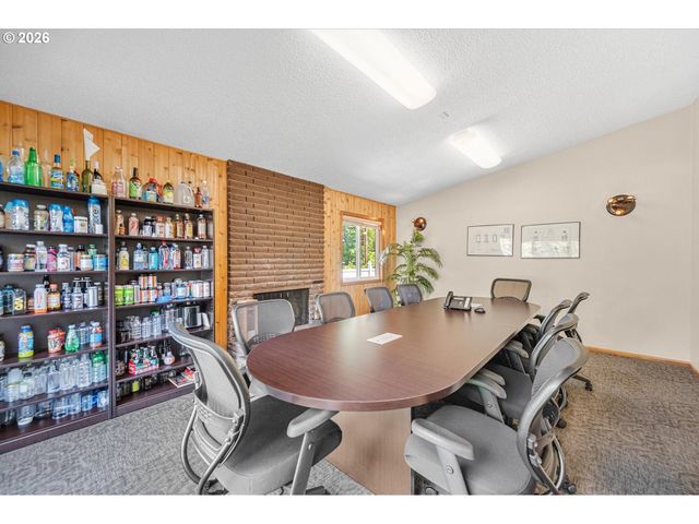 1525 WILLAMETTE FALLS Dr, West Linn, OR 97068