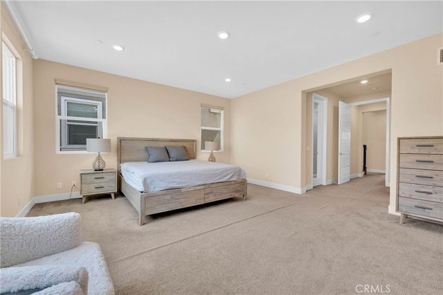 125 Source, Irvine, CA 92618