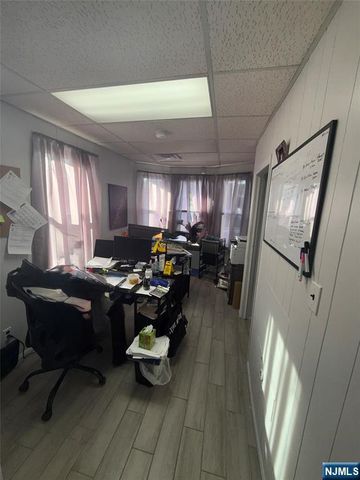 422 Lafayette Ave, Hawthorne, NJ 07506