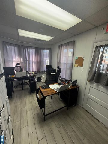 422 Lafayette Ave, Hawthorne, NJ 07506