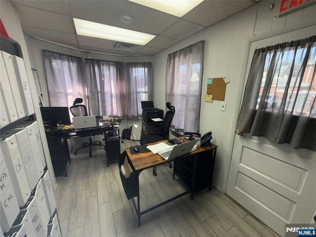 422 Lafayette Ave, Hawthorne, NJ 07506