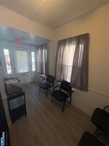 422 Lafayette Ave, Hawthorne, NJ 07506