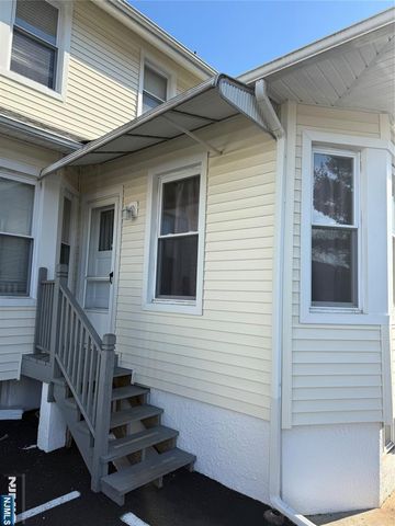 422 Lafayette Ave, Hawthorne, NJ 07506