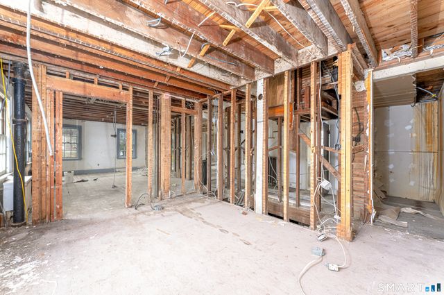 1906 Albany Avenue, West Hartford, CT 06117