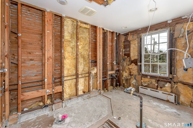 1906 Albany Avenue, West Hartford, CT 06117