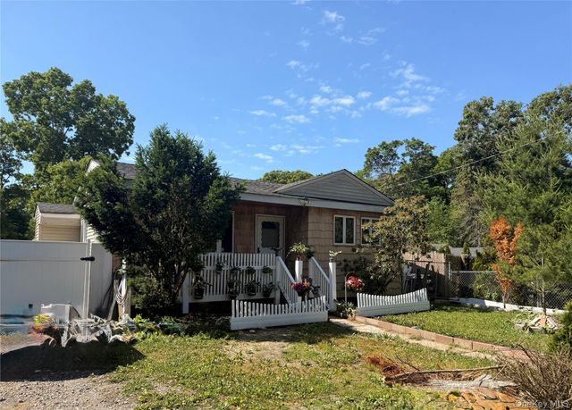 50 Beatrice Drive, Shirley, NY 11967