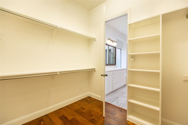 828 La Jolla, Irving, TX 75039
