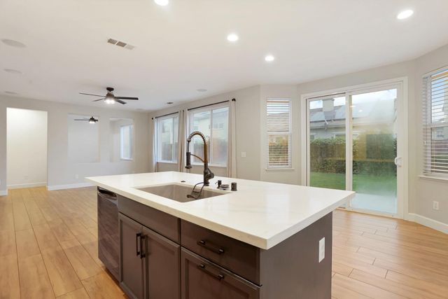 10816 Merritt Dr, Stockton, CA 95219