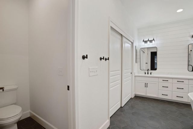 10816 Merritt Dr, Stockton, CA 95219