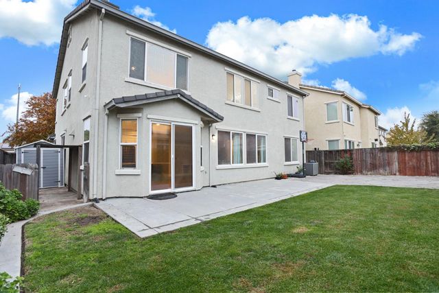 10816 Merritt Dr, Stockton, CA 95219